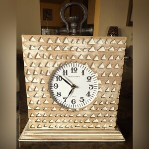 VINTAGE DESK/ SHELF/MANTLE WOOD CLOCK BY OLD TOWN, 1913